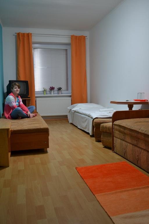 Hotel Privat Julia Vrbov Zimmer foto