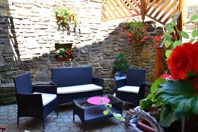 Hotel Privat Julia Vrbov Exterior foto